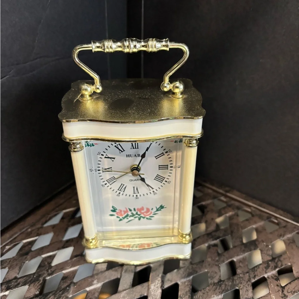 Gold & White VTG Table Clock